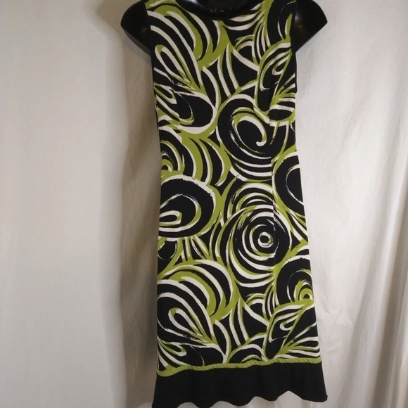 𝅺SALE! Pretty Dress EUC ❤️ - Picture 5 of 9